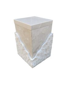 Picture of a Gorgeous Canopus 40 Urn